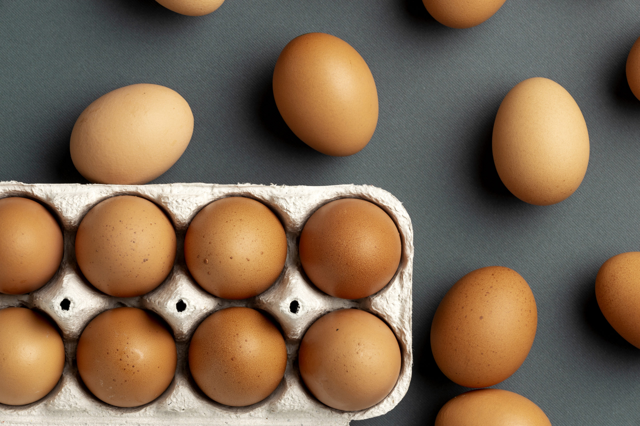 В Кузбассе продолжают расти цены на куриные яйца