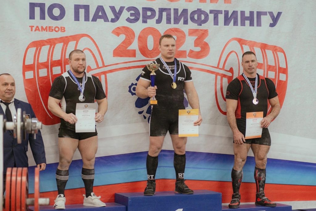 Новокузнечанин Дмитрий Инзаркин установил рекорд России в тяге