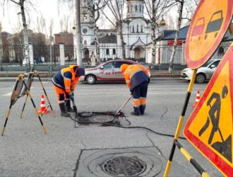 В Новокузнецке приступили к ямочному ремонту