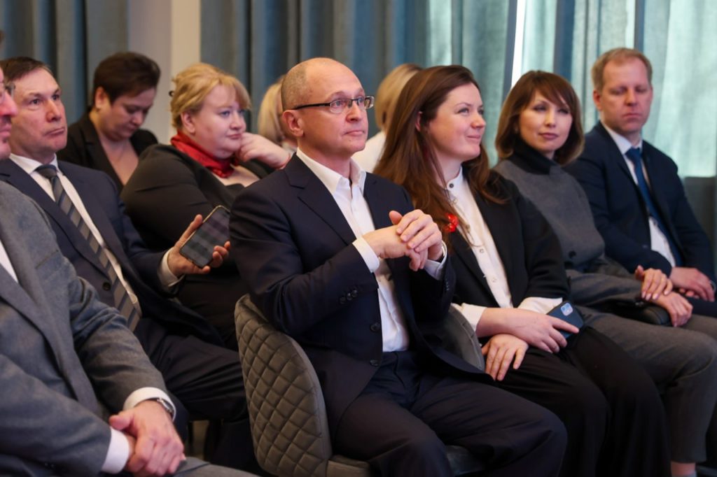 Сергей Кириенко и Анна Цивилева посетили центр поддержки участников СВО и членов их семей в Москве
