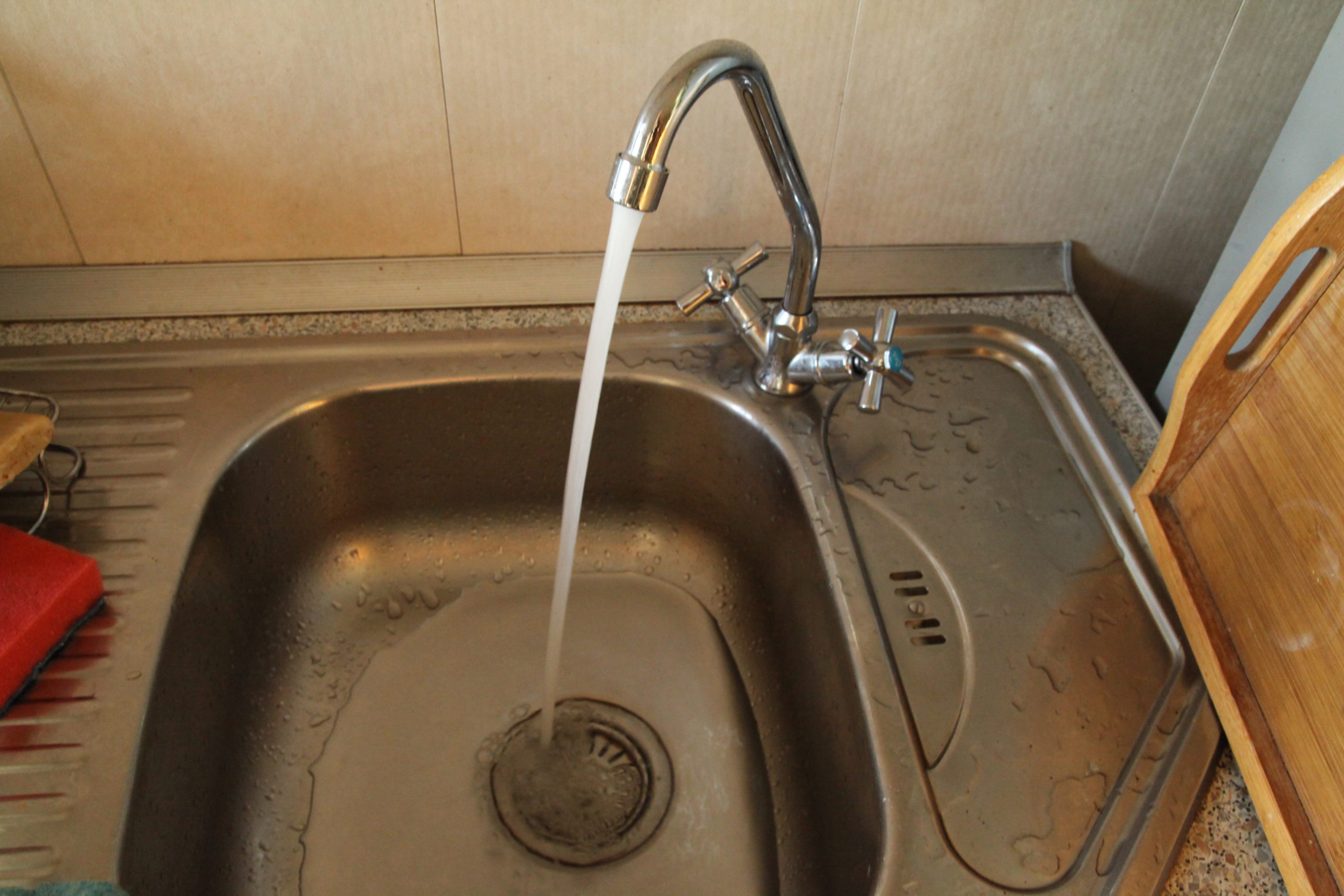 Жильцы некоторых кемеровских домов останутся без холодной воды