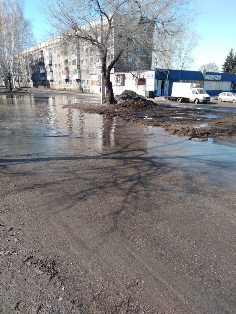 Жители Заводского района Новокузнецка жалуются на огромные лужи