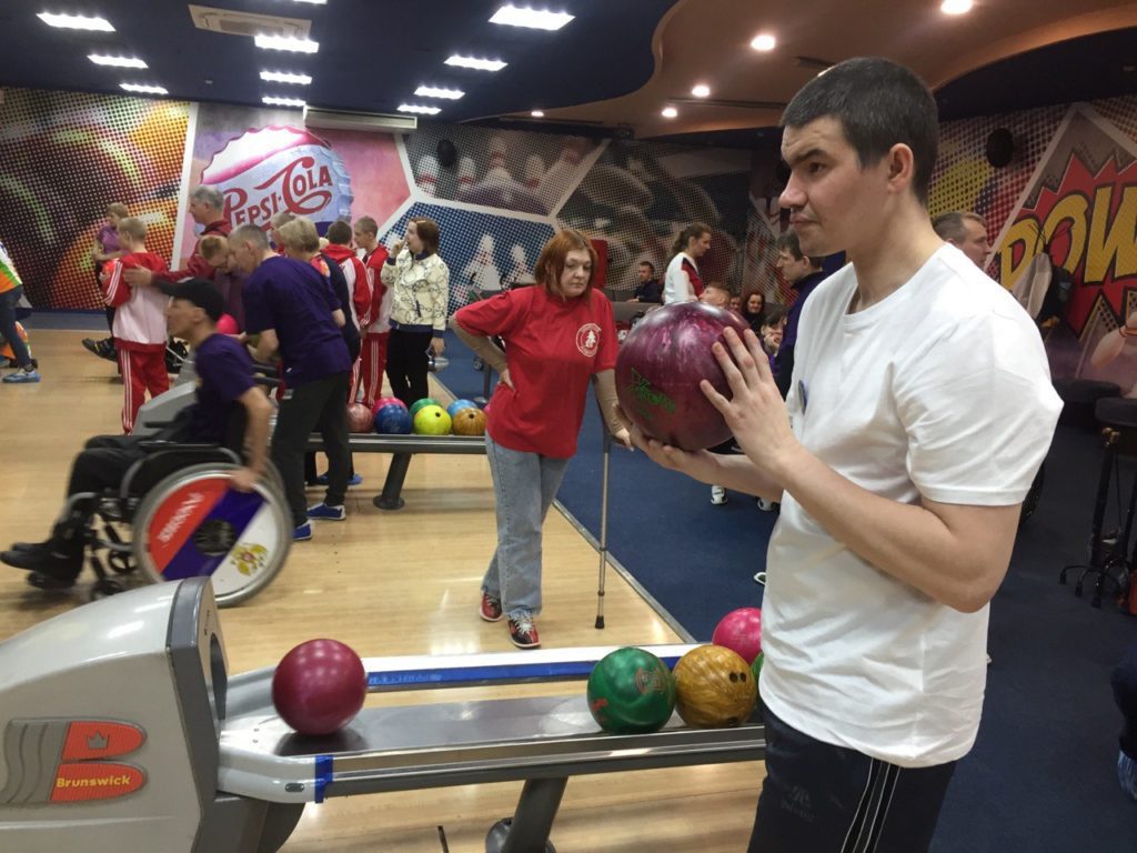 В Новокузнецке прошел VII областной инклюзивный чемпионат по боулингу