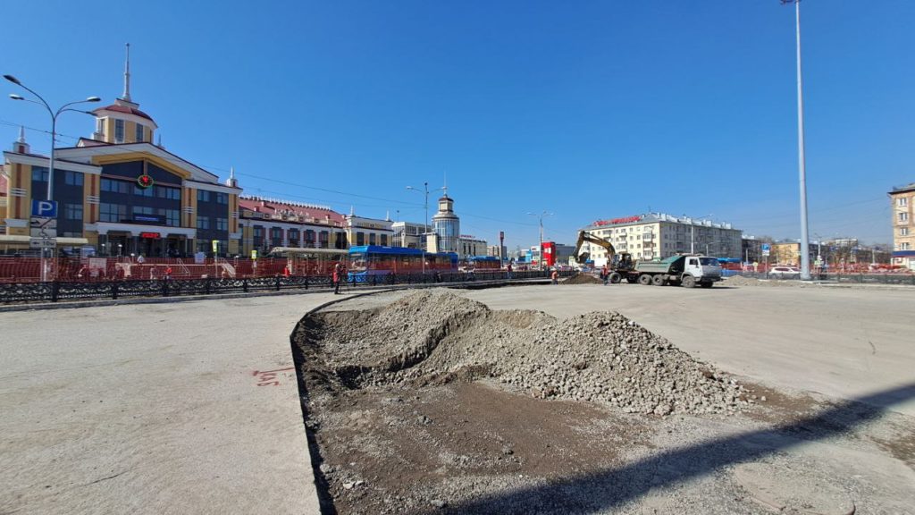 Трамвайное кольцо вместо парковки: на Привокзальной площади Новокузнецка начались строительные работы