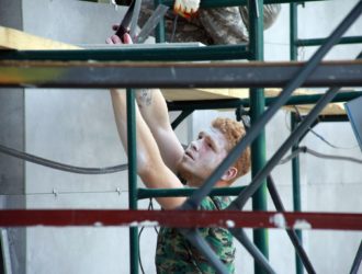 Школьникам, не сдавшим ОГЭ, предложили альтернативный путь — обучение рабочим профессиям