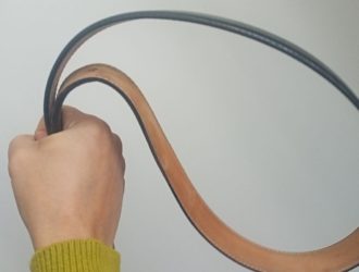 Жительницу Кемеровского района обвиняют в истязании собственной дочери