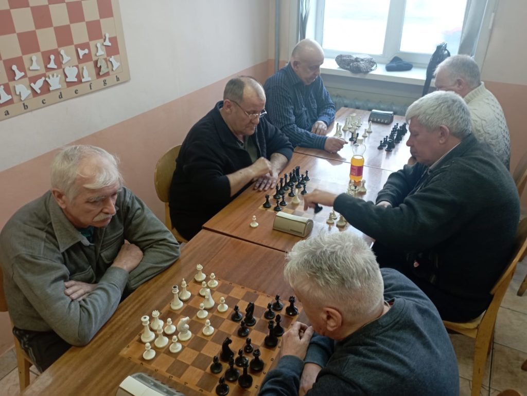 В Новокузнецке прошло первенство города по быстрым шахматам среди ветеранов