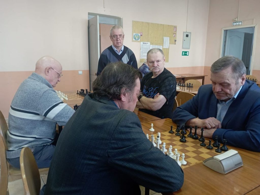 В Новокузнецке прошло первенство города по быстрым шахматам среди ветеранов