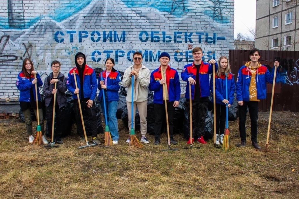 Кемеровские студенты привели в порядок популярное место