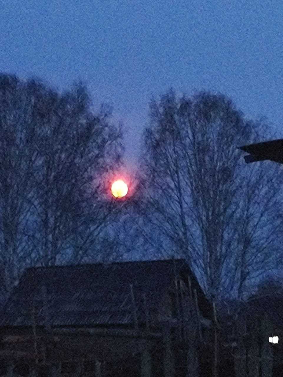 Когда будет кровавая луна 2024 года. Кровавая Луна явление. Красная Луна. Луна на небе. Лунное небо.