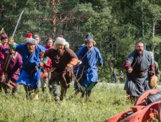 Через прошлое в будущее: как кузбасские реконструкторы оживляют историю