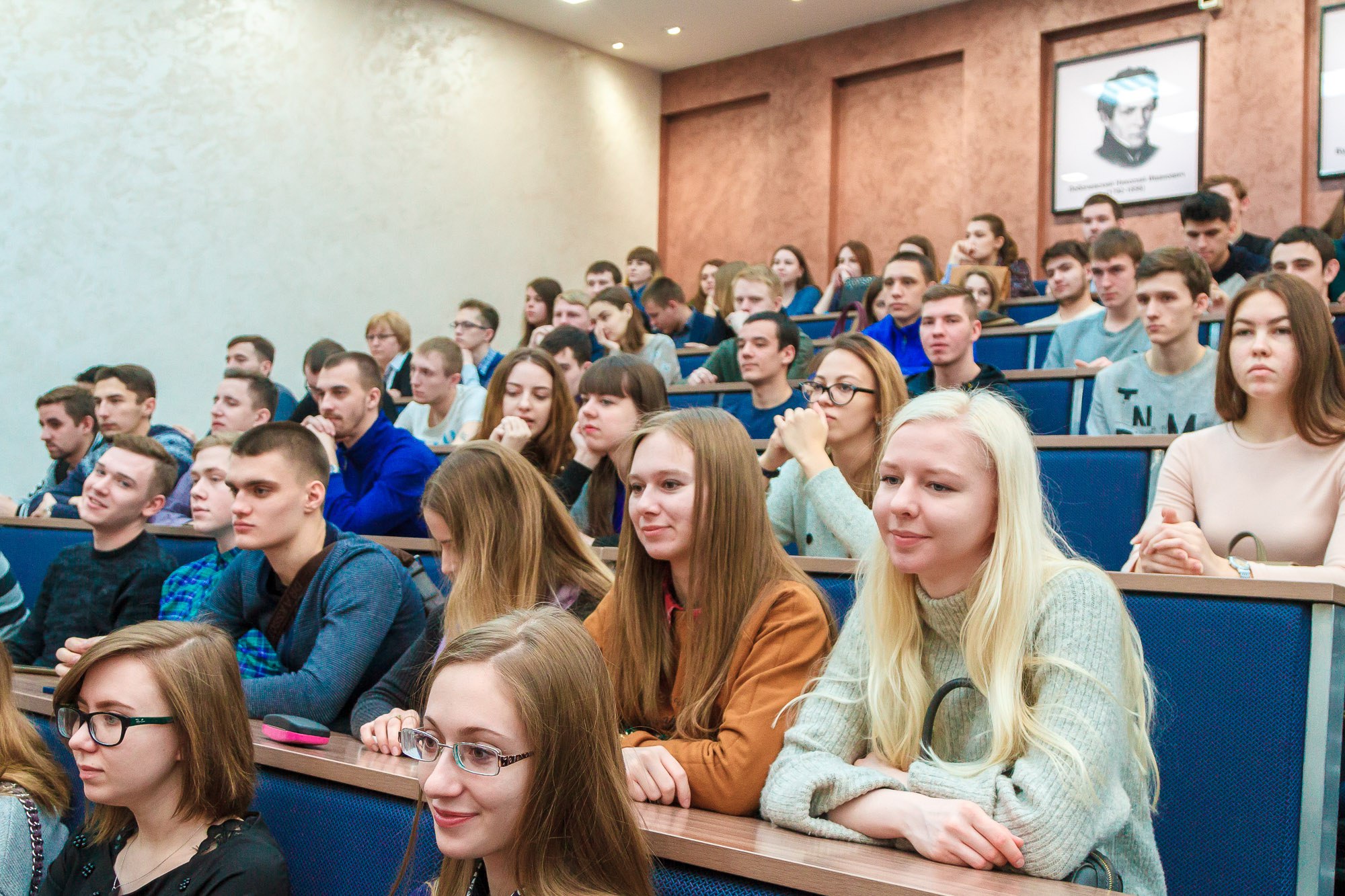 В 50 российских вузах установят доплаты для преподавателей