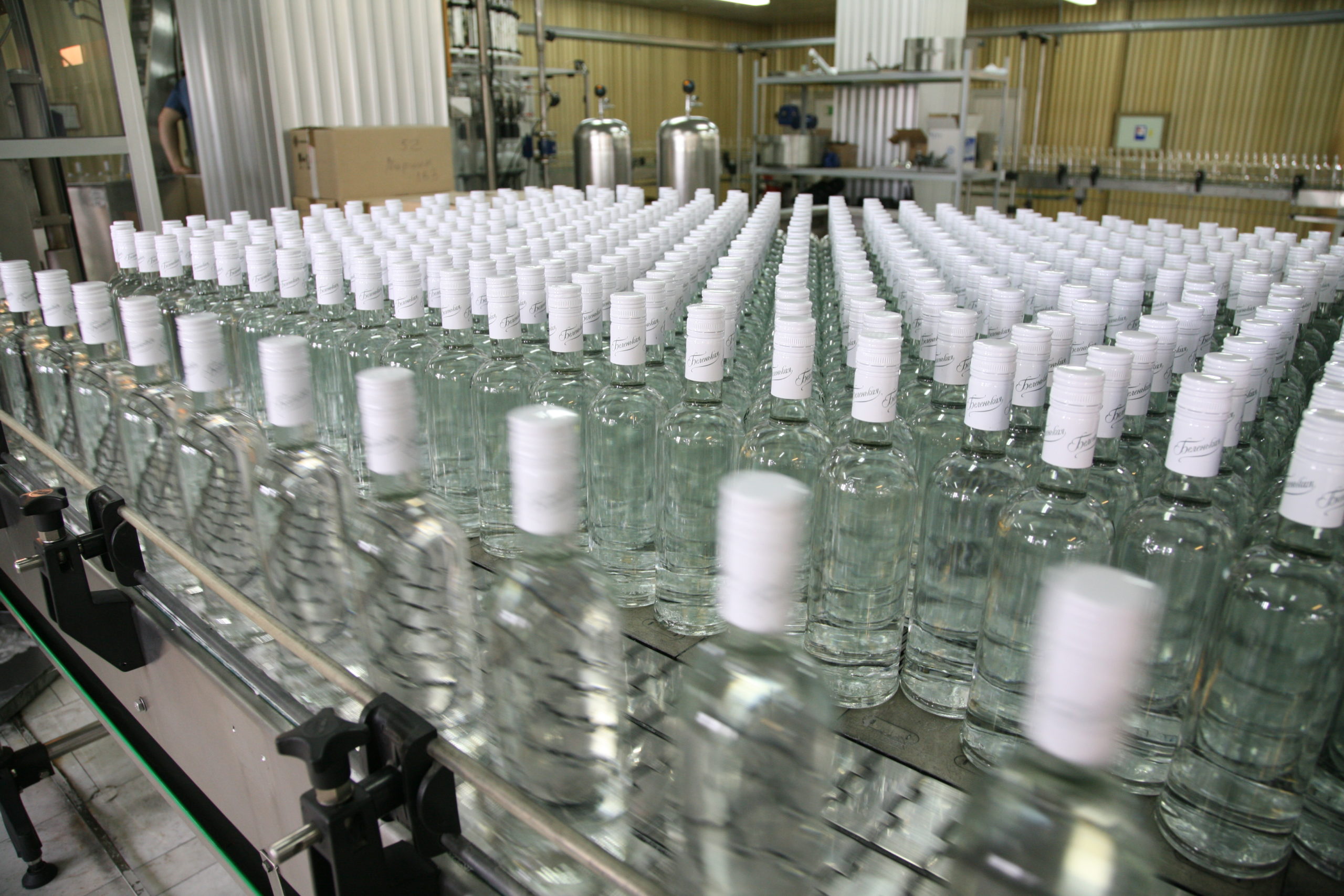 Минфин РФ предложил повысить минимальную цену на водку, коньяк и бренди