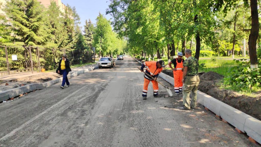 В Новокузнецке приступили к капитальному ремонту дороги на Кулакова