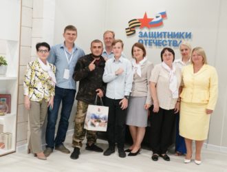 В Кемерове участник СВО встретился со школьником, написавшим ему письмо