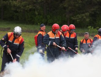 Пожарные Кузбасса за сутки потушили 12 возгораний