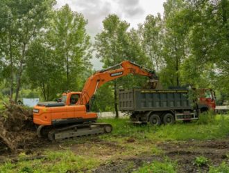 В Междуреченске стартовал второй этап реконструкции левобережной дамбы Томи в районе Чебал-Су