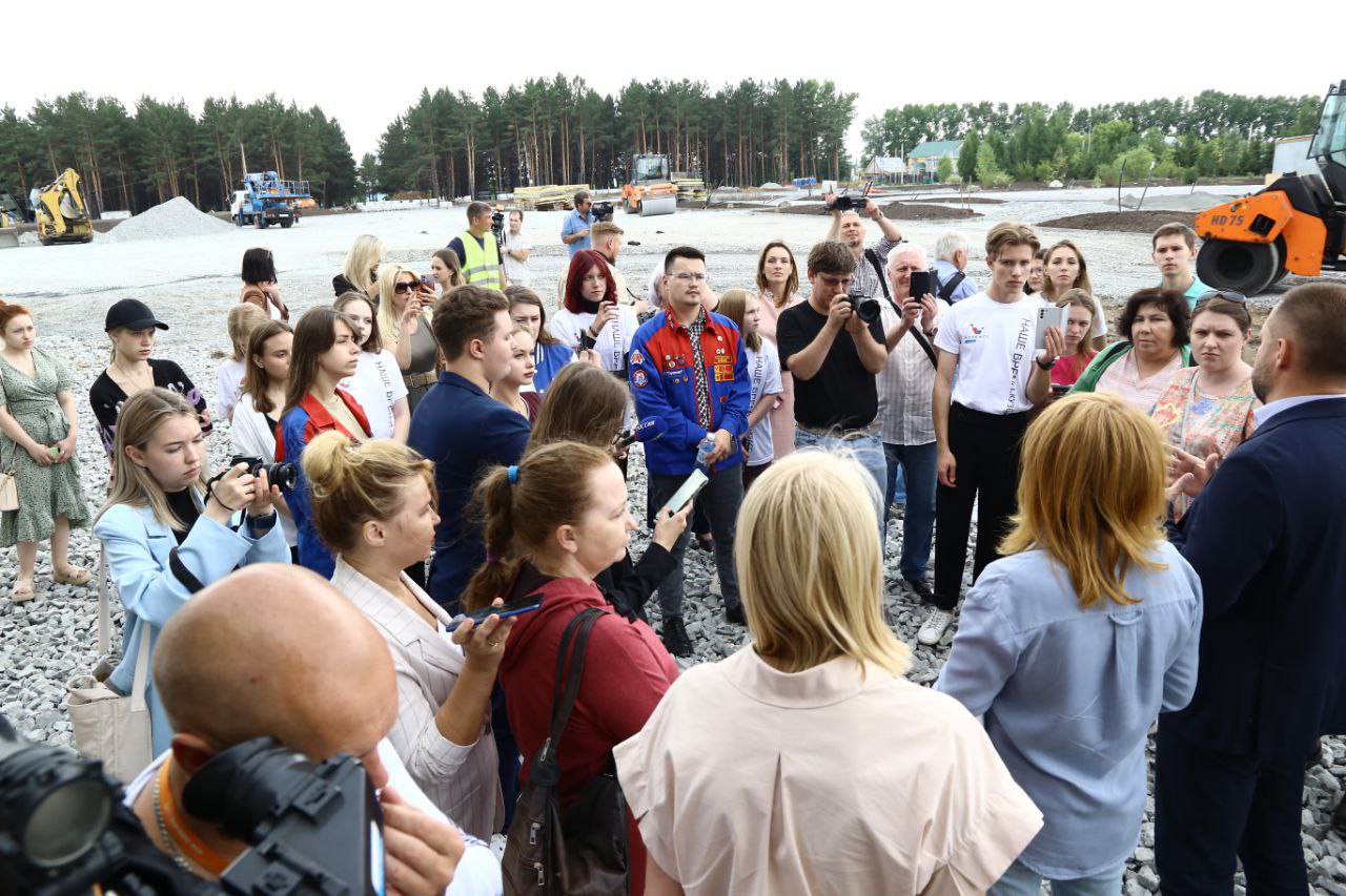 Кузбасские журналисты и блогеры посетили строящиеся и действующие объекты культуры и спорта