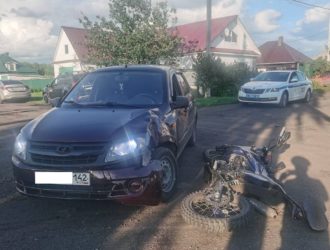 В Ленинске-Кузнецком 15-летний подросток на питбайке попал в ДТП