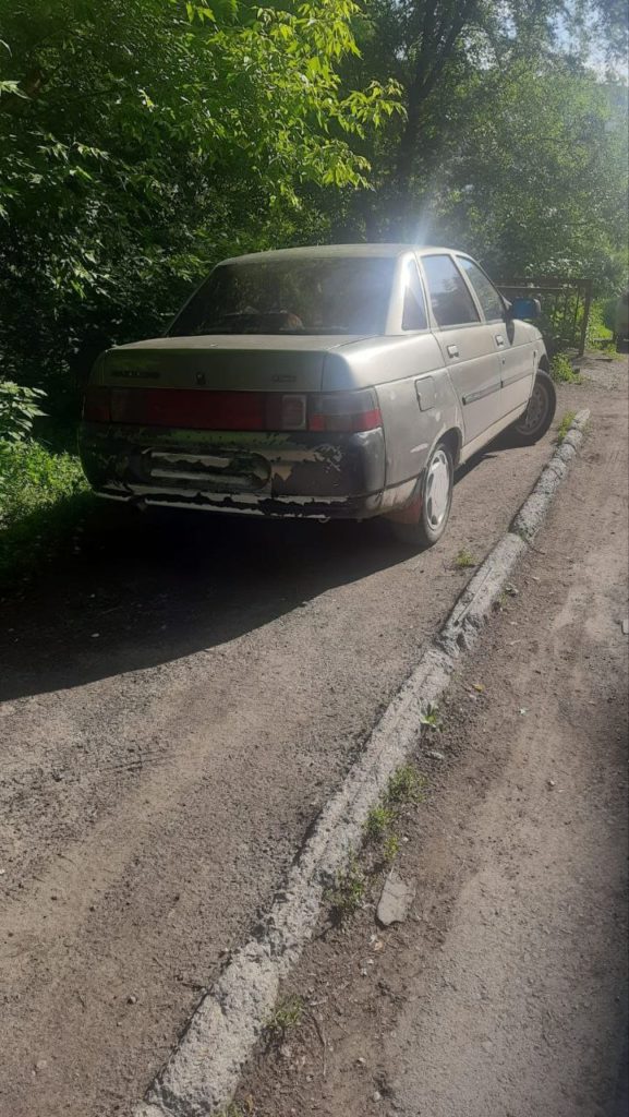 Автохамы под прицелом: в Новокузнецке выявляют незаконно припаркованные машины