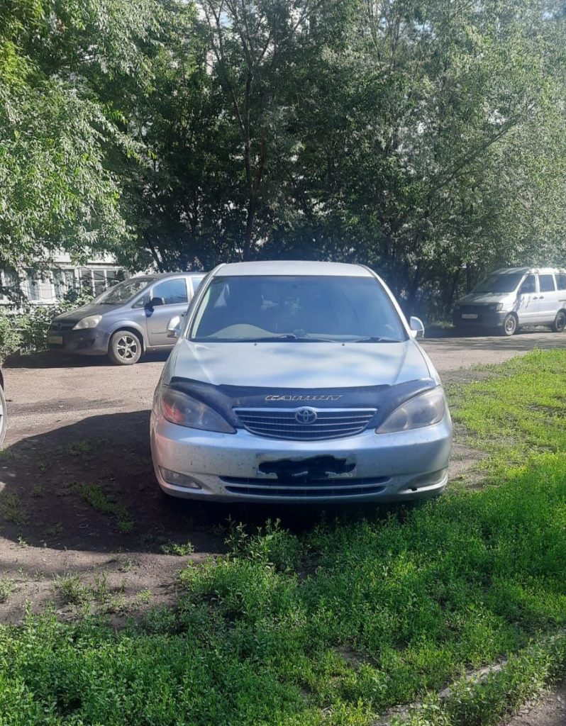 Автохамы под прицелом: в Новокузнецке выявляют незаконно припаркованные машины