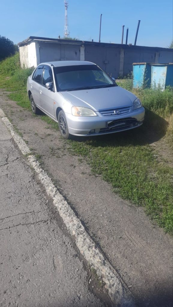 Автохамы под прицелом: в Новокузнецке выявляют незаконно припаркованные машины