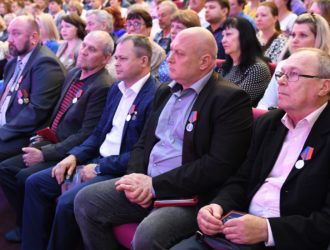 В честь профессионального праздника кузбасские металлурги отмечены областными наградами