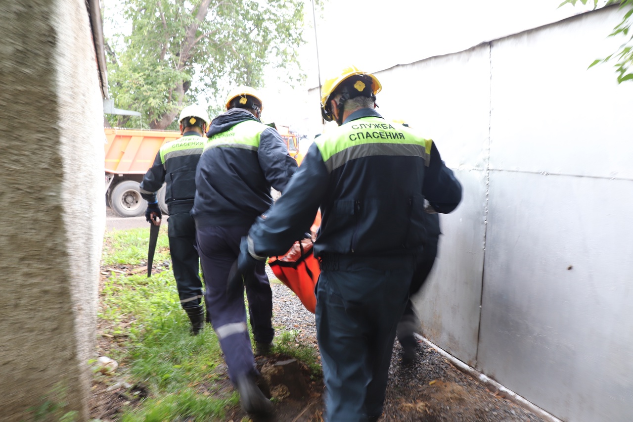 150-килограммовый кузбассовец упал и был вынужден обратиться к спасателям