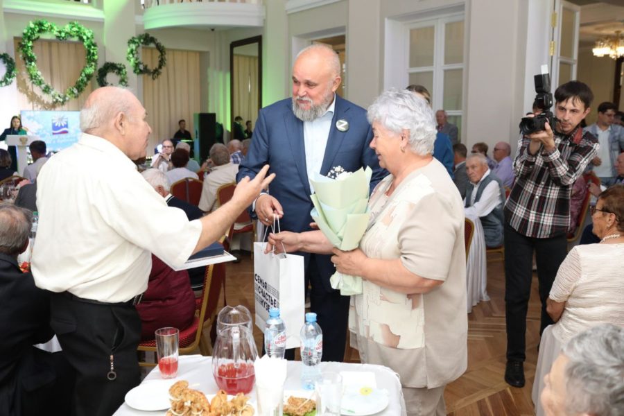 Сергей Цивилев поздравил «золотые пары» Кузбасса с наступающим Днем семьи, любви и верности