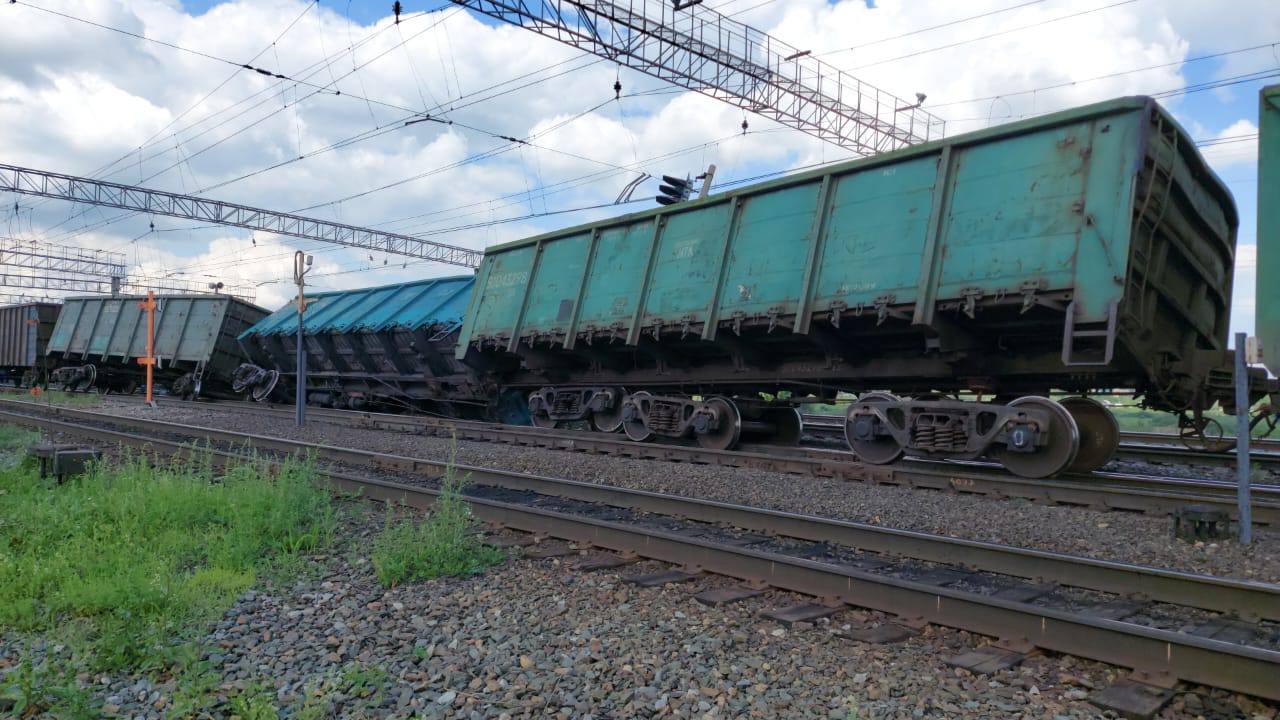 Три вагона сошли с рельсов в Прокопьевском районе