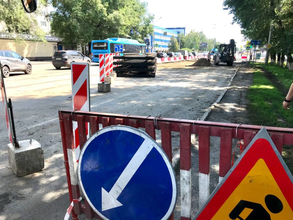 Есть отставание от графика: мэр Новокузнецка проинспектировал ремонт на Комсомольской площади