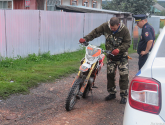 В Новокузнецке инспекторы ГИБДД пресекли 59 правонарушений в ходе профилактического рейда