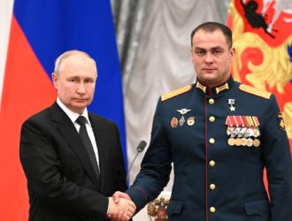 Владимир Путин присвоил звание Героя России Иреку Магасумову из Юргинского гарнизона