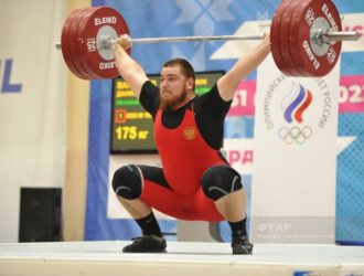 Кузбасский тяжелоатлет завоевал три медали первенства России и установил рекорд страны