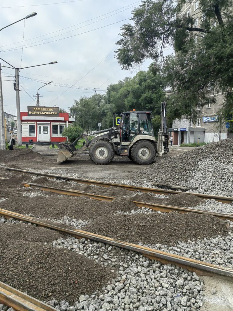 В Новокузнецке на Комсомольской площадке завершается первый этап капремонта трамвайных путей