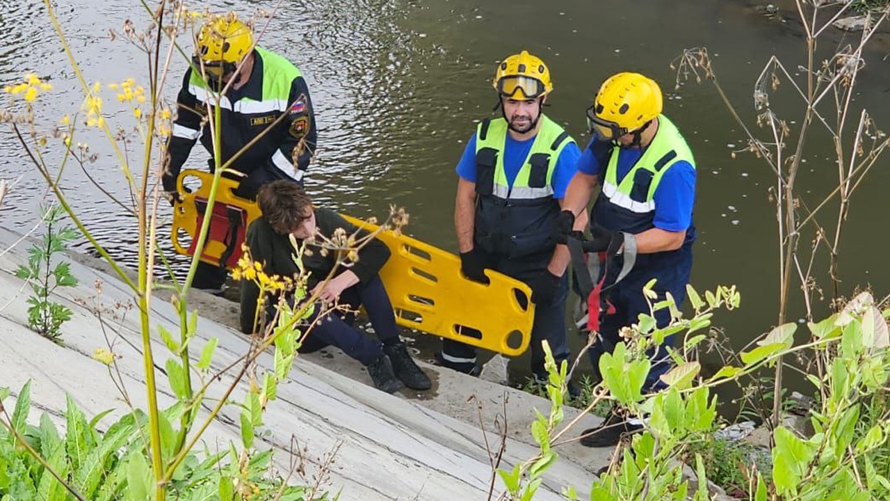 В Кемерове 14-летний подросток травмировался, спускаясь к реке