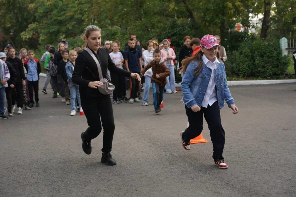 Народные гулянья прошли на избирательном участке в Кемерове