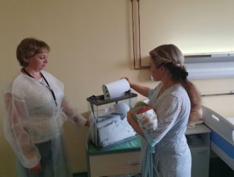 В Кемерове молодые мамы проголосовали прямо в роддоме