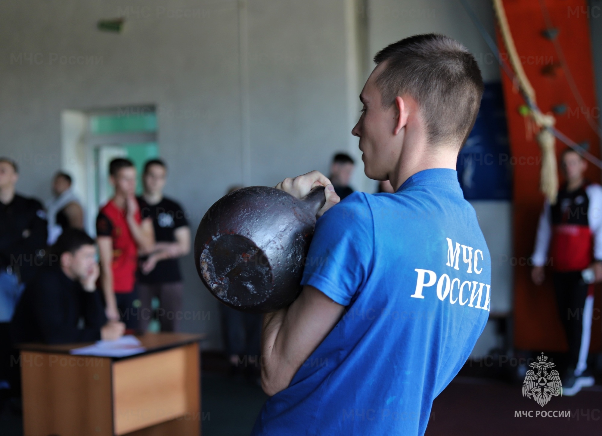В Кемерове прошли состязания по гиревому спорту в рамках спартакиады МЧС России