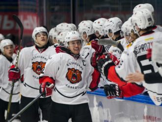 «Кузнецкие Медведи» одержали крупную победу в Альметьевске – 7:1