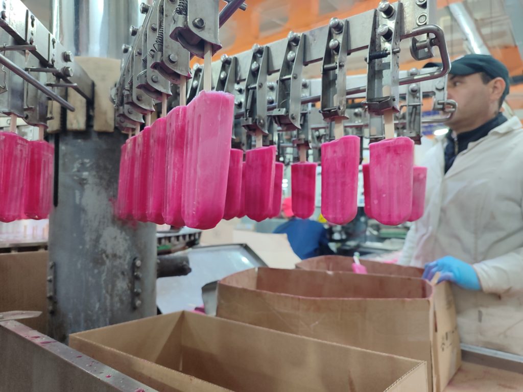 «Фабрика счастья»: где и как в Кузбассе производят мороженое