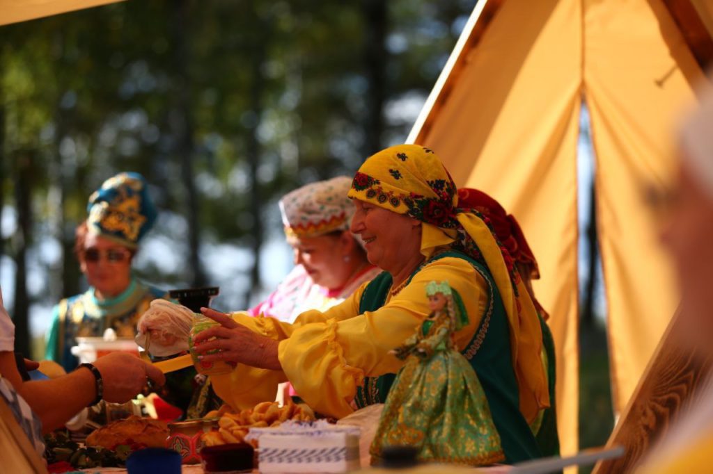 В Кузбассе прошёл фестиваль народных традиций «Кузбасский калейдоскоп культур»