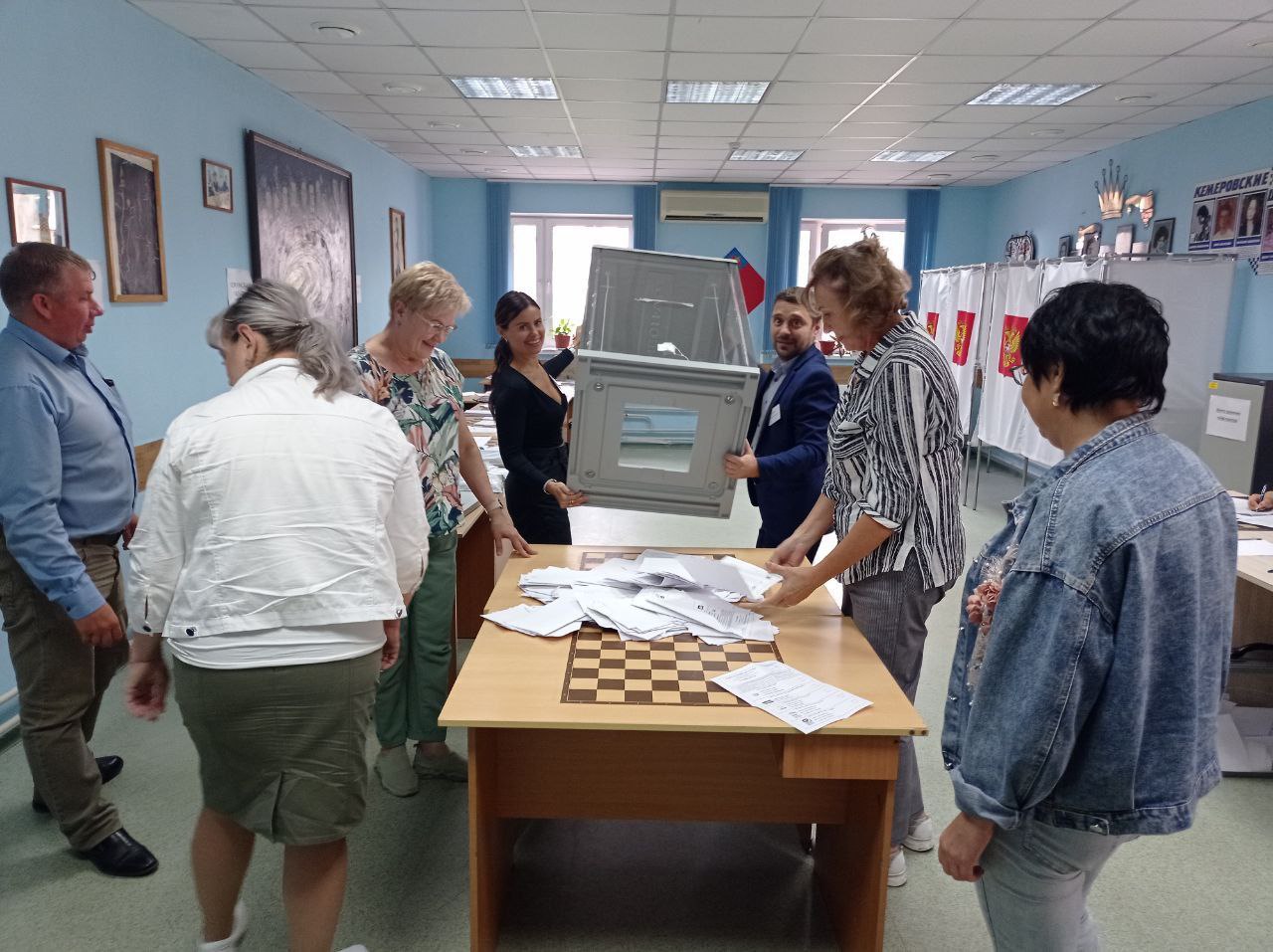 В Кузбассе проголосовали за депутатов ДНР, ЛНР, Запорожской и Херсонской областей