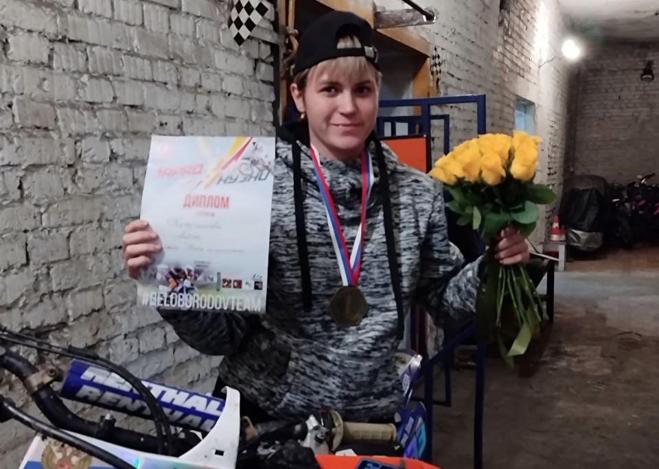 Алена Кочуганова обошла спортсменов мотокросса на соревнованиях «Заряд Кузни»