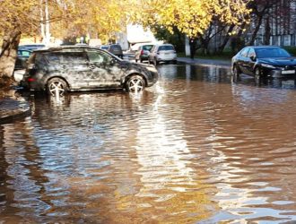 В Новокузнецке из-за аварии на сетях отключили холодную воду в домах на Кирова