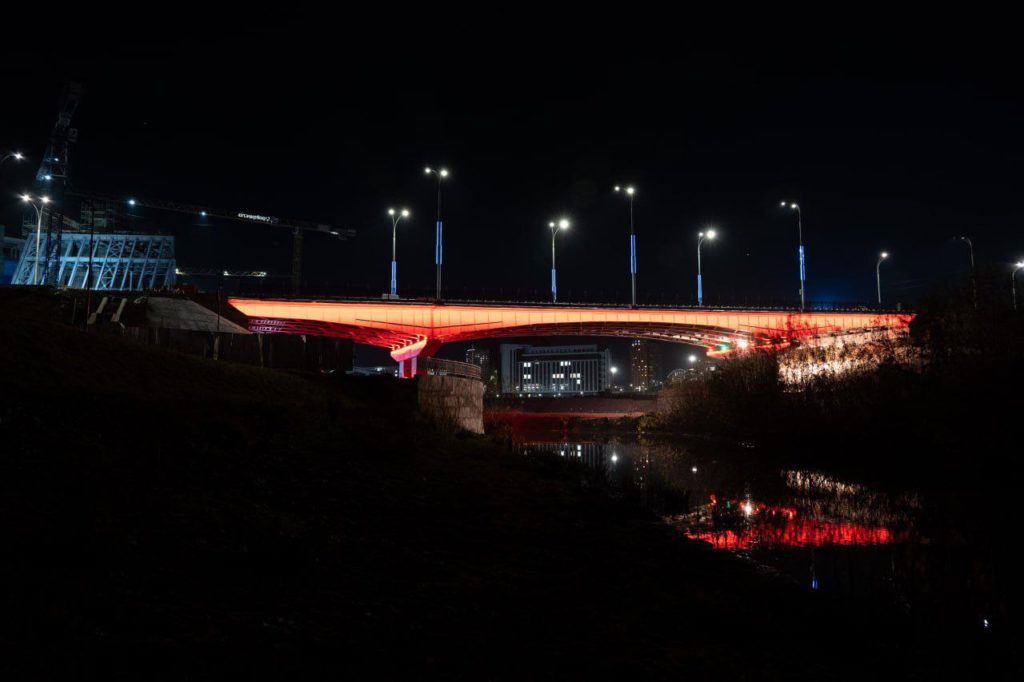 Мэр Кемерова показал, как выглядит подсветка Университетского моста