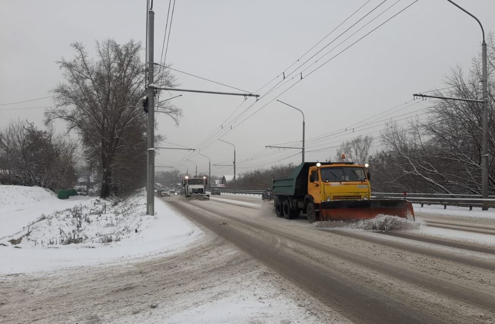 В Новокузнецке дорожники работают в усиленном режиме