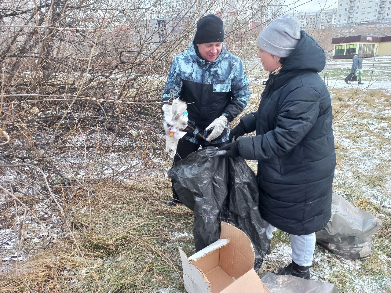 В Новокузнецке добровольцы помогают ликвидировать последствия урагана – РИА  «Кузбасс»