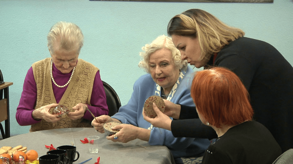 В Новокузнецке работает «Альцгеймер-кафе» для пожилых горожан