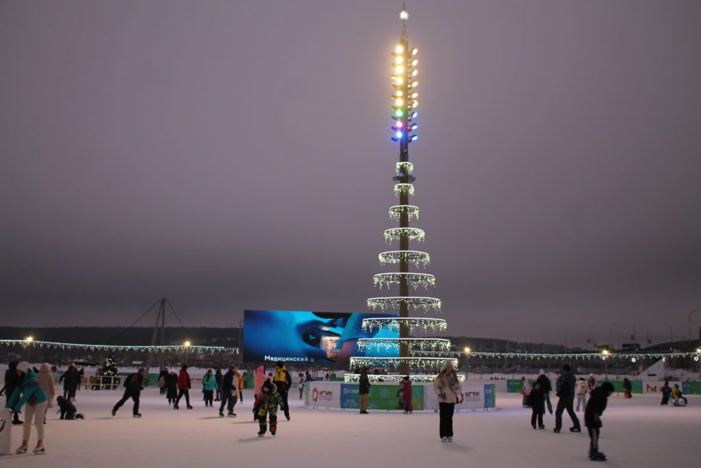 В Кемерове открылись два катка и ледовый городок